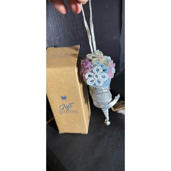 Other - Avon Beaded‎ Floral Ornament